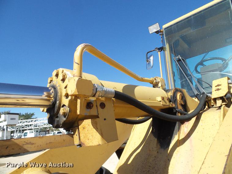 image for item DC2216 Case 821B wheel loader