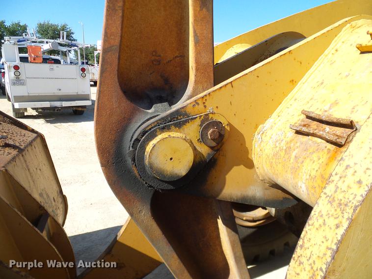 image for item DC2216 Case 821B wheel loader