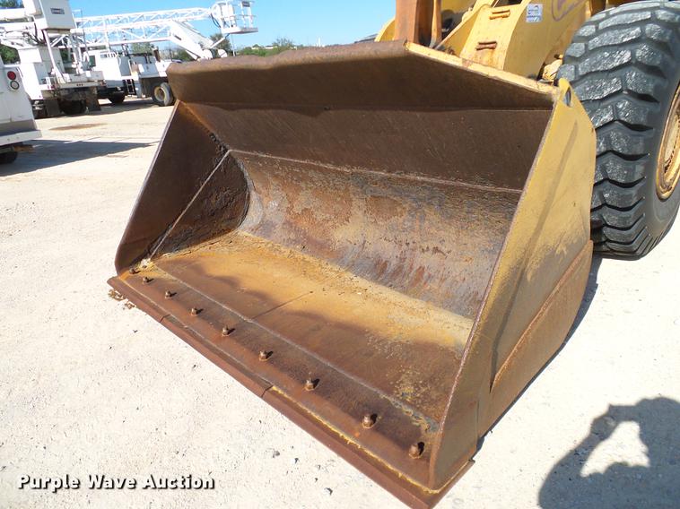 image for item DC2216 Case 821B wheel loader