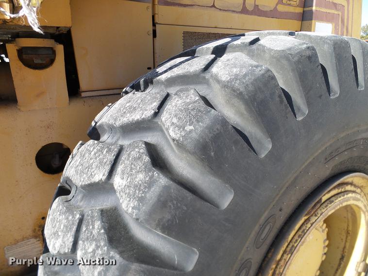image for item DC2216 Case 821B wheel loader