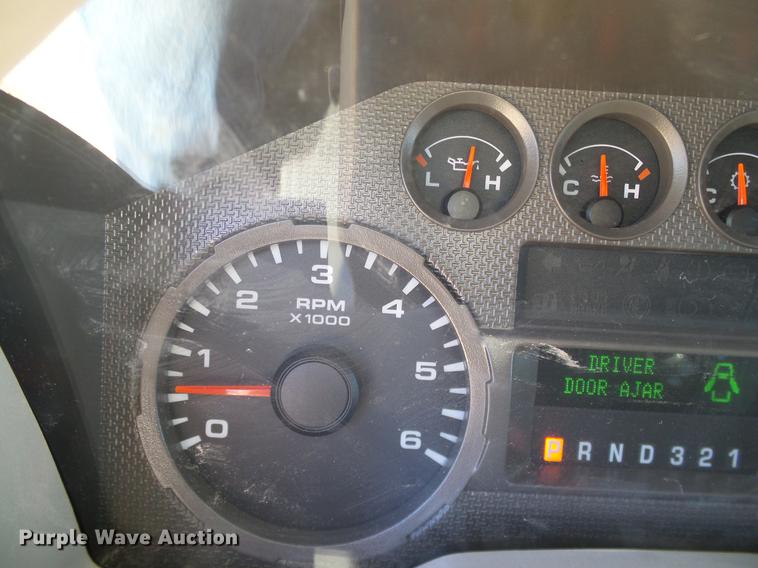 image for item DC2218 2010 Ford F250 Super Duty Crew Cab flatbed pickup truck