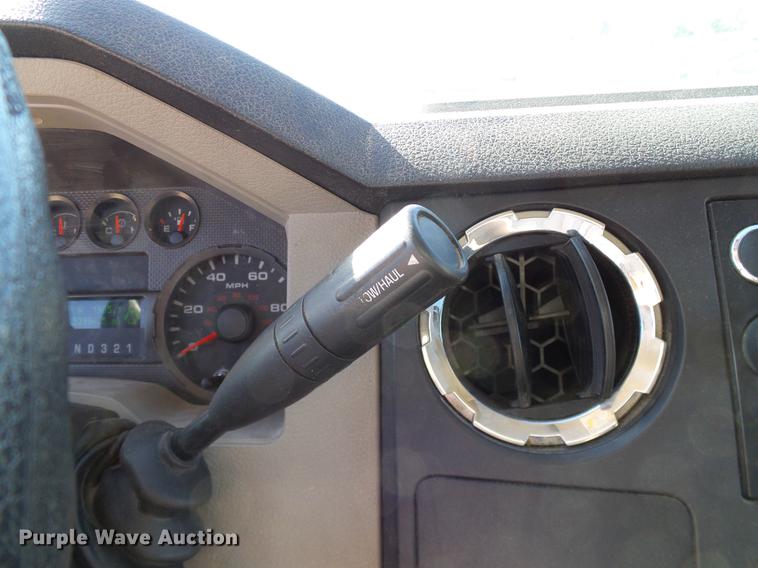 image for item DC2218 2010 Ford F250 Super Duty Crew Cab flatbed pickup truck