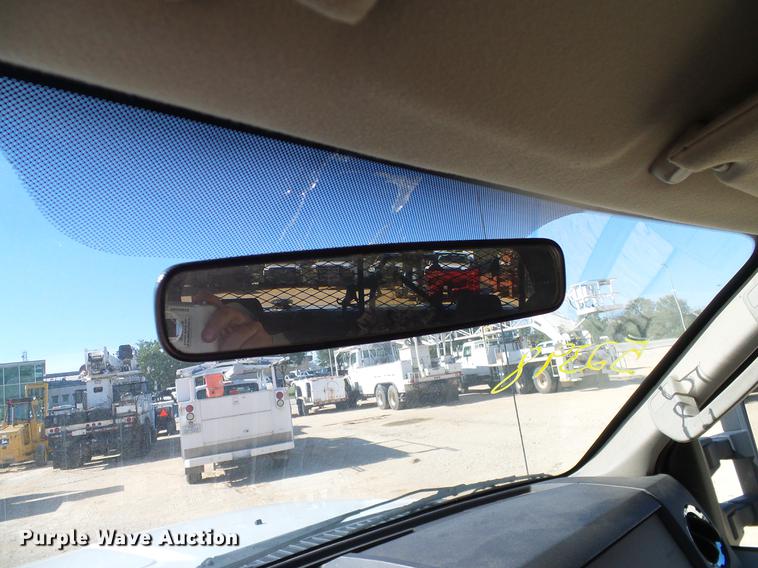 image for item DC2218 2010 Ford F250 Super Duty Crew Cab flatbed pickup truck