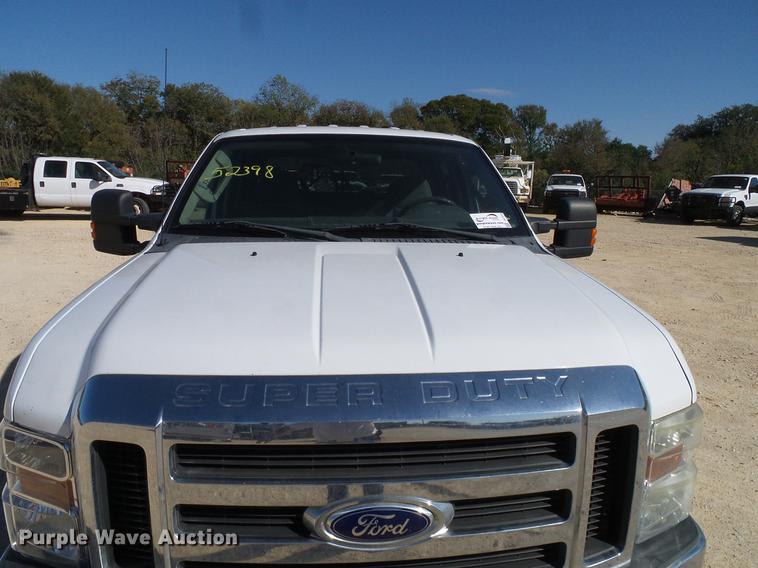 image for item DC2218 2010 Ford F250 Super Duty Crew Cab flatbed pickup truck