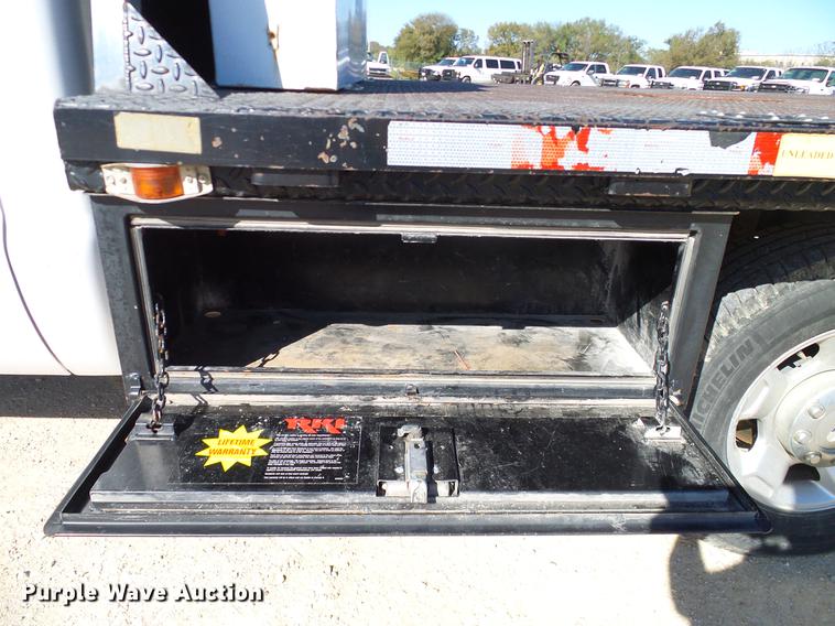 image for item DC2218 2010 Ford F250 Super Duty Crew Cab flatbed pickup truck