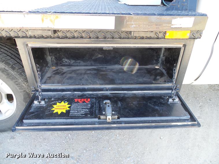 image for item DC2218 2010 Ford F250 Super Duty Crew Cab flatbed pickup truck