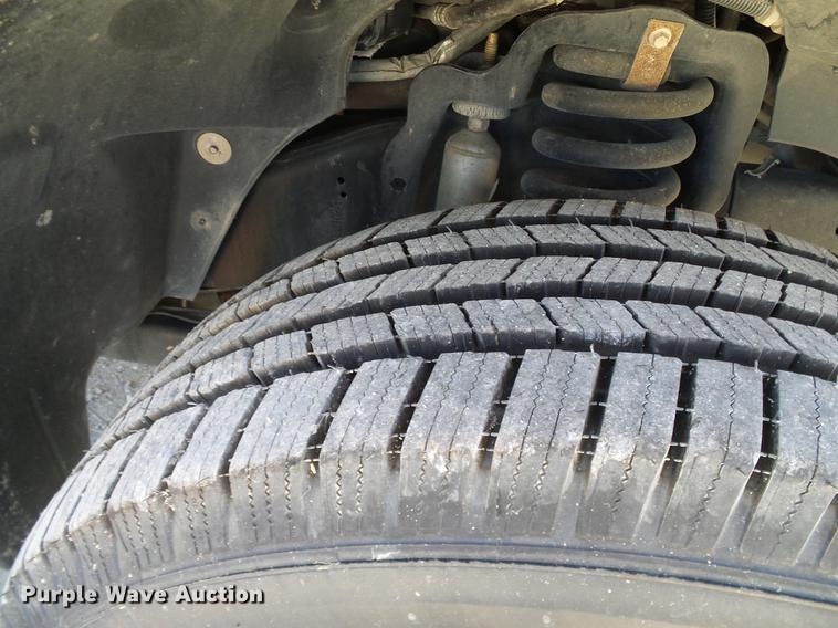 image for item DC2218 2010 Ford F250 Super Duty Crew Cab flatbed pickup truck