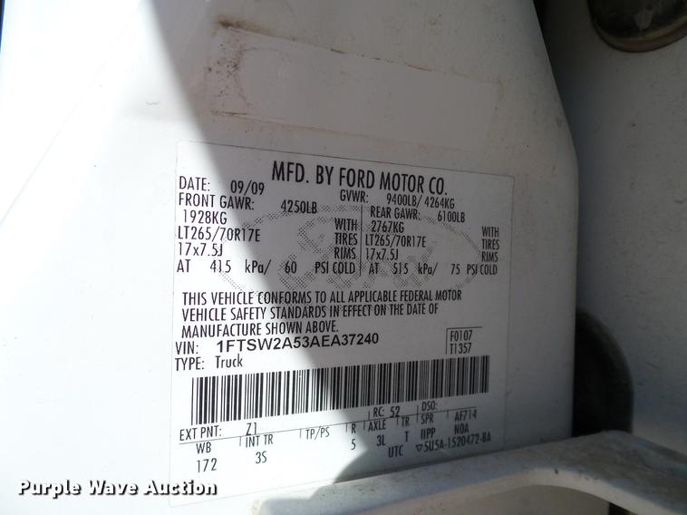 image for item DC2218 2010 Ford F250 Super Duty Crew Cab flatbed pickup truck