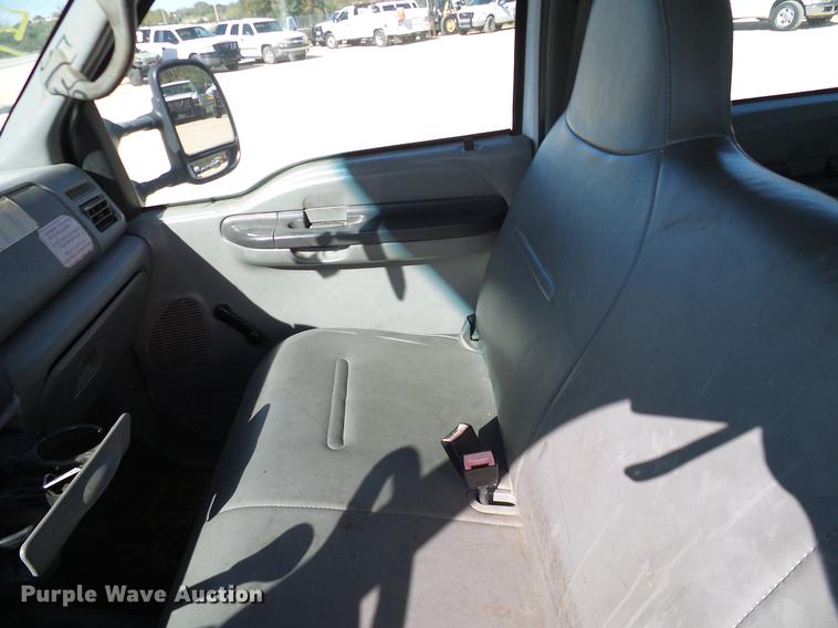 image for item DC2219 2002 Ford F450 Super Duty Crew Cab flatbed truck