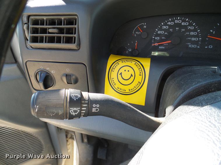 image for item DC2219 2002 Ford F450 Super Duty Crew Cab flatbed truck