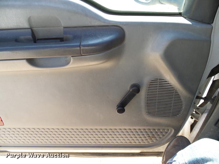 image for item DC2219 2002 Ford F450 Super Duty Crew Cab flatbed truck