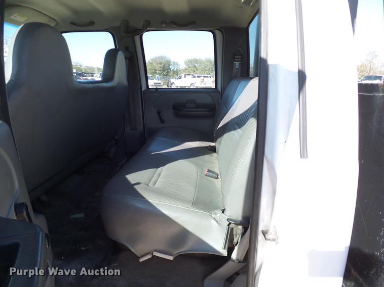 image for item DC2219 2002 Ford F450 Super Duty Crew Cab flatbed truck