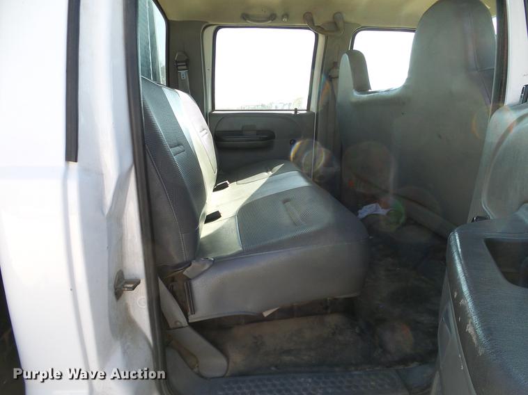 image for item DC2219 2002 Ford F450 Super Duty Crew Cab flatbed truck