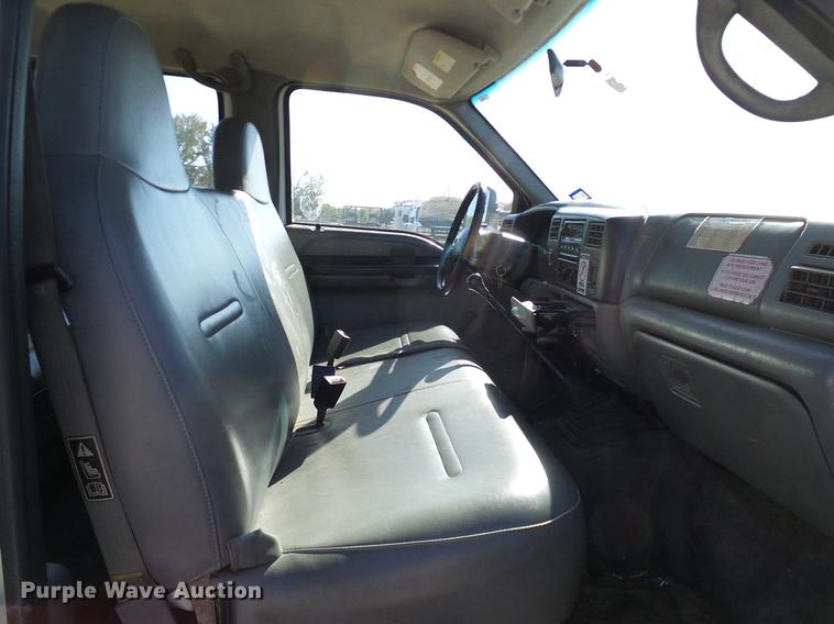 image for item DC2219 2002 Ford F450 Super Duty Crew Cab flatbed truck