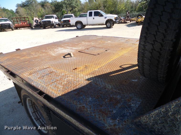 image for item DC2219 2002 Ford F450 Super Duty Crew Cab flatbed truck