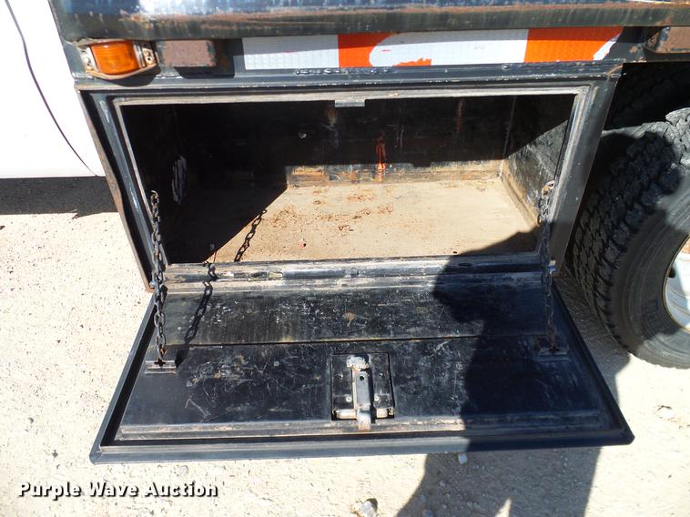 image for item DC2219 2002 Ford F450 Super Duty Crew Cab flatbed truck