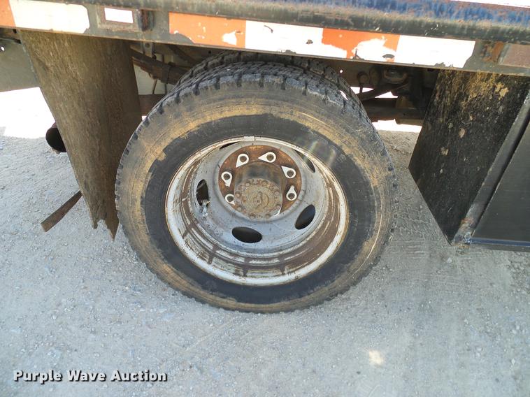 image for item DC2219 2002 Ford F450 Super Duty Crew Cab flatbed truck