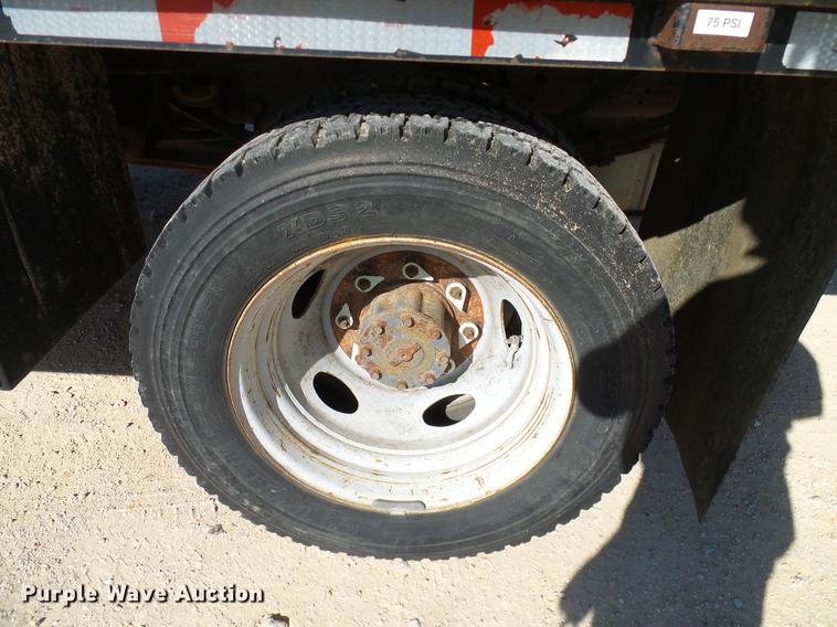 image for item DC2219 2002 Ford F450 Super Duty Crew Cab flatbed truck