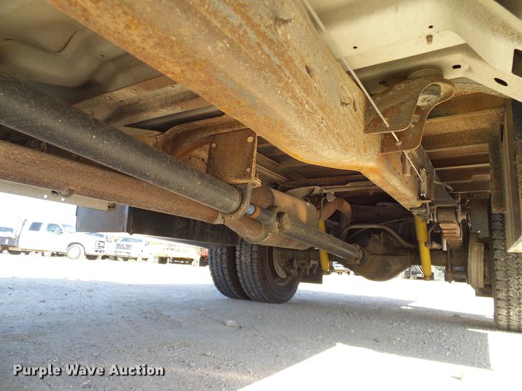 image for item DC2219 2002 Ford F450 Super Duty Crew Cab flatbed truck