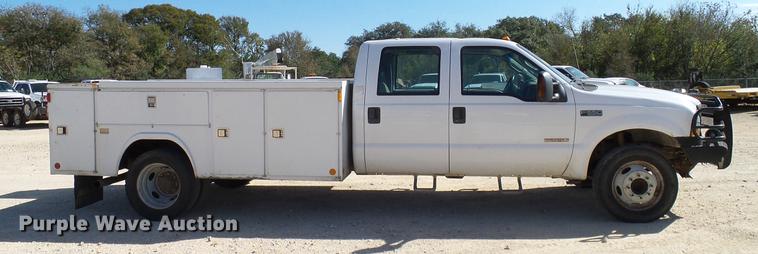 image for item DC2220 2004 Ford F550 Crew Cab utility truck