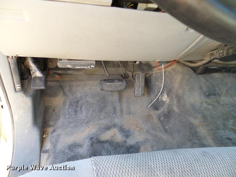 image for item DC2220 2004 Ford F550 Crew Cab utility truck