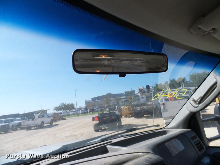 image for item DC2220 2004 Ford F550 Crew Cab utility truck