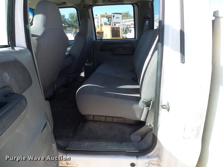 image for item DC2220 2004 Ford F550 Crew Cab utility truck
