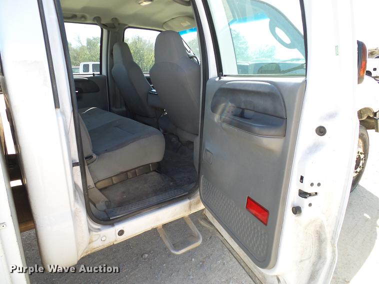 image for item DC2220 2004 Ford F550 Crew Cab utility truck