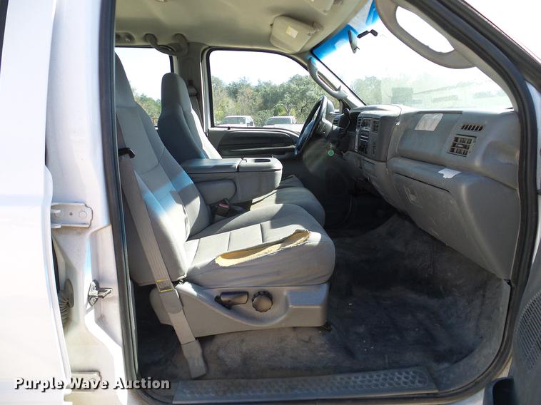 image for item DC2220 2004 Ford F550 Crew Cab utility truck
