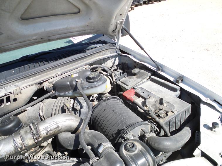 image for item DC2220 2004 Ford F550 Crew Cab utility truck