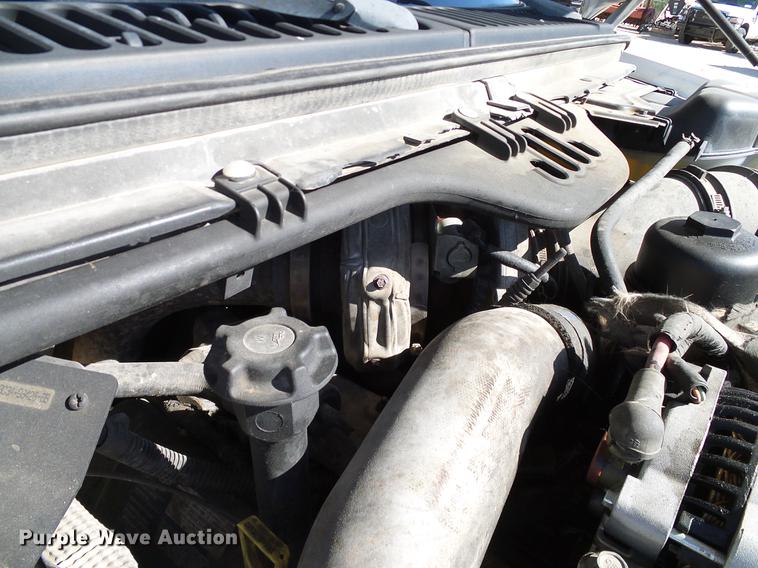 image for item DC2220 2004 Ford F550 Crew Cab utility truck