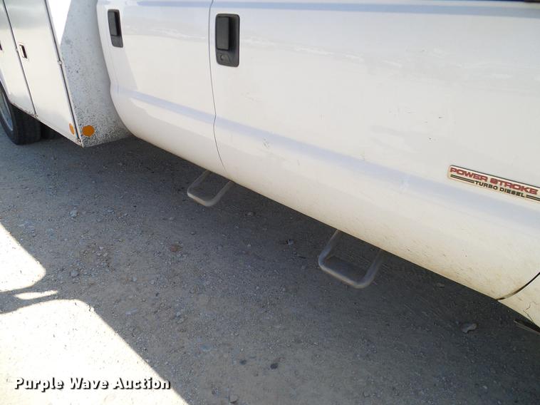 image for item DC2220 2004 Ford F550 Crew Cab utility truck