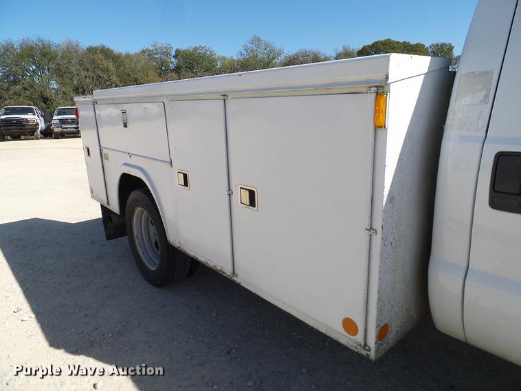 image for item DC2220 2004 Ford F550 Crew Cab utility truck