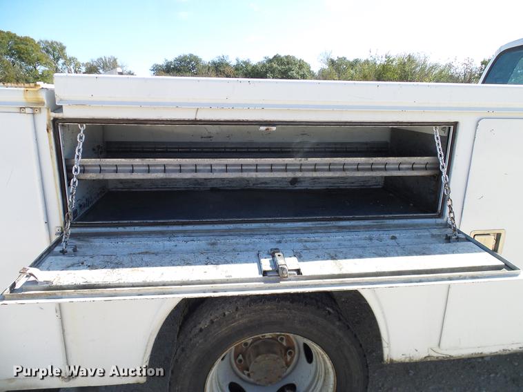 image for item DC2220 2004 Ford F550 Crew Cab utility truck