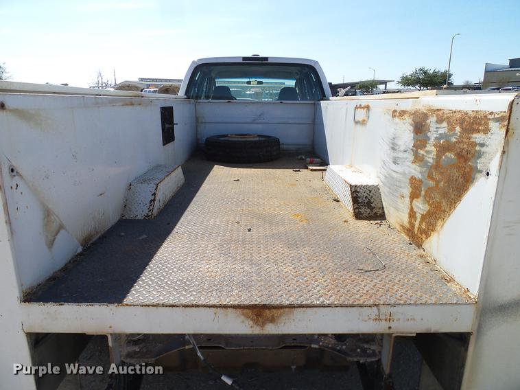 image for item DC2220 2004 Ford F550 Crew Cab utility truck