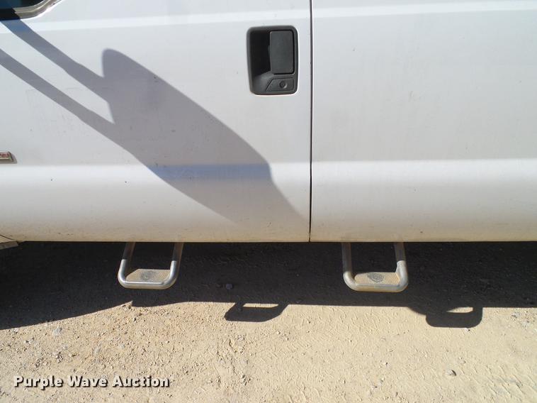 image for item DC2220 2004 Ford F550 Crew Cab utility truck