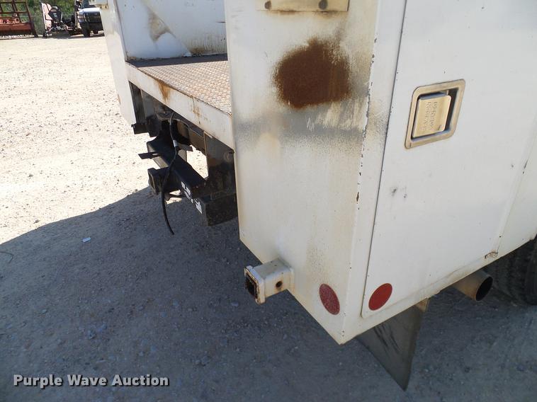 image for item DC2220 2004 Ford F550 Crew Cab utility truck