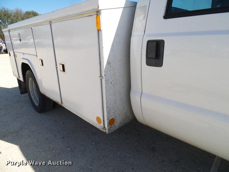image for item DC2220 2004 Ford F550 Crew Cab utility truck