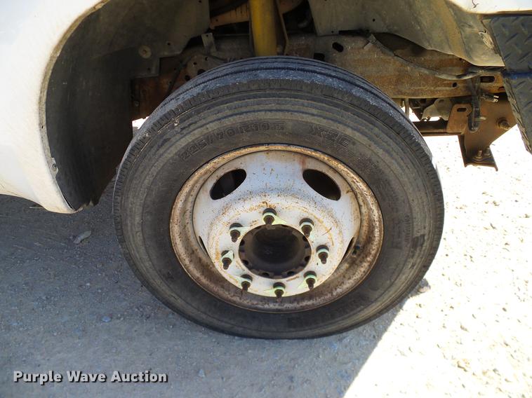 image for item DC2220 2004 Ford F550 Crew Cab utility truck