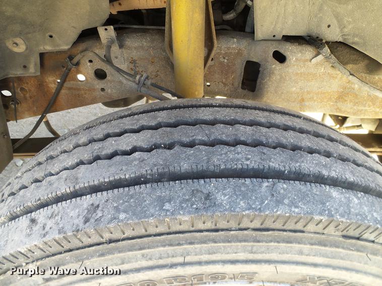 image for item DC2220 2004 Ford F550 Crew Cab utility truck