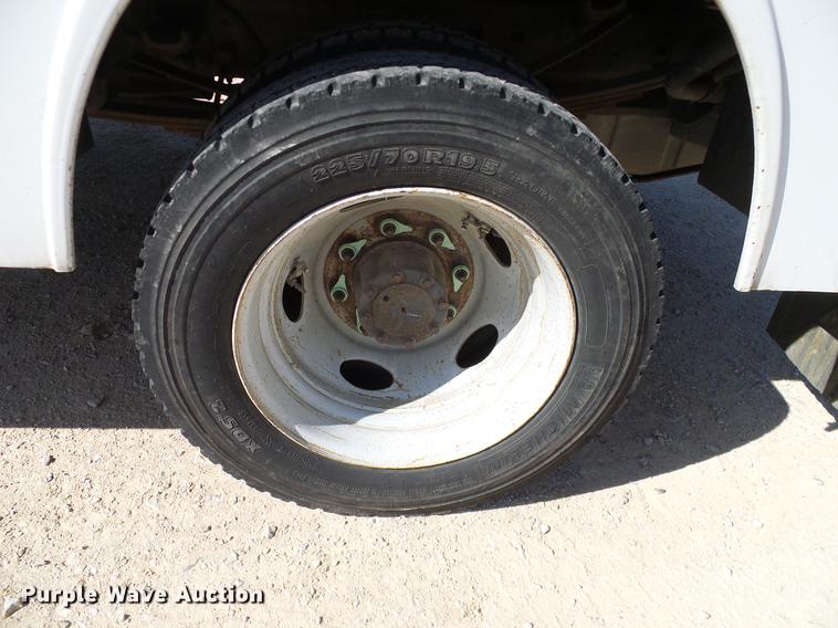 image for item DC2220 2004 Ford F550 Crew Cab utility truck