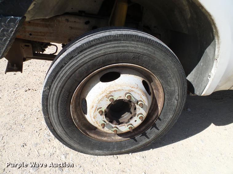 image for item DC2220 2004 Ford F550 Crew Cab utility truck