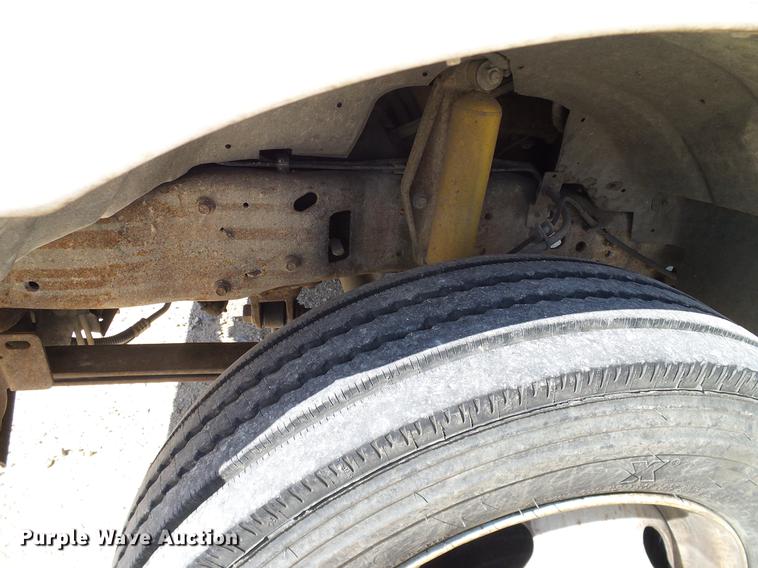 image for item DC2220 2004 Ford F550 Crew Cab utility truck