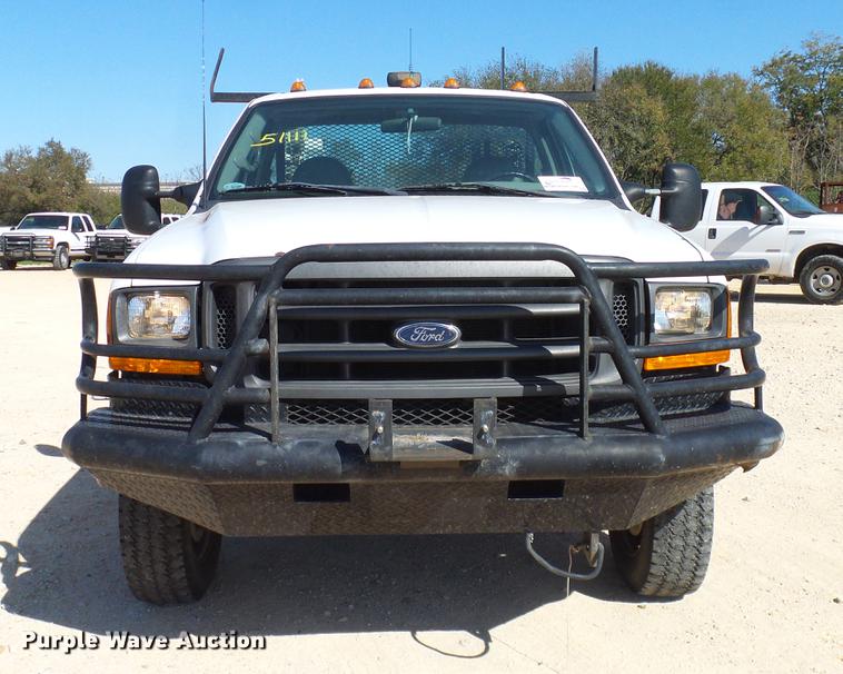 image for item DC2221 2000 Ford F550 utility truck with crane