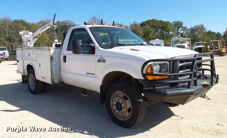 image for item DC2221 2000 Ford F550 utility truck with crane