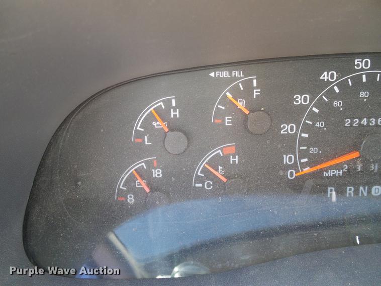 image for item DC2221 2000 Ford F550 utility truck with crane