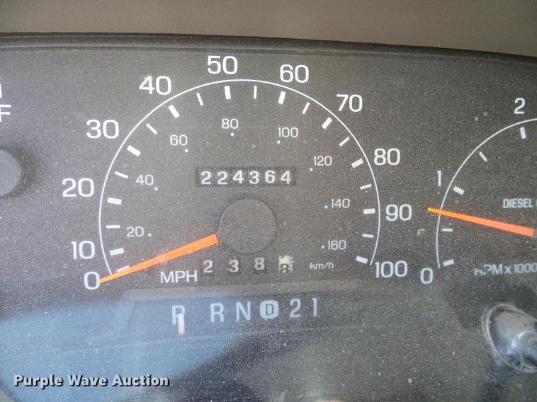 image for item DC2221 2000 Ford F550 utility truck with crane