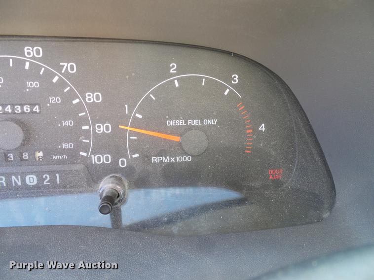 image for item DC2221 2000 Ford F550 utility truck with crane