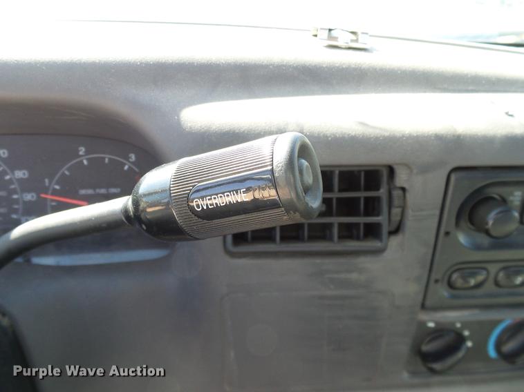 image for item DC2221 2000 Ford F550 utility truck with crane