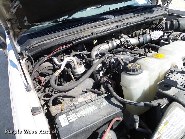 image for item DC2221 2000 Ford F550 utility truck with crane